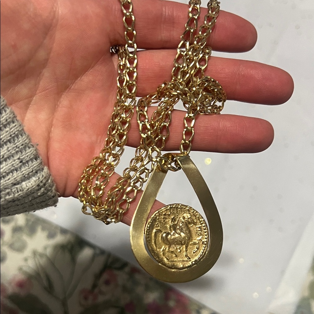 Gold tone Pendant Roma Necklace